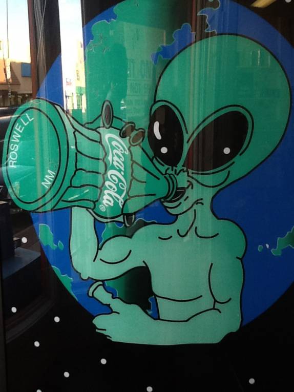 Propaganda intergalática do Museu de Ufologia de Roswell, no Novo México, nos Estados Unidos